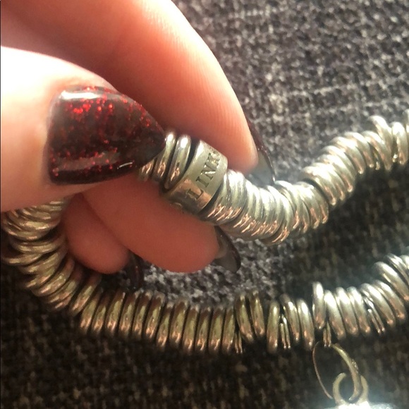 Links London charm bracelet and heart charm - Picture 4 of 17